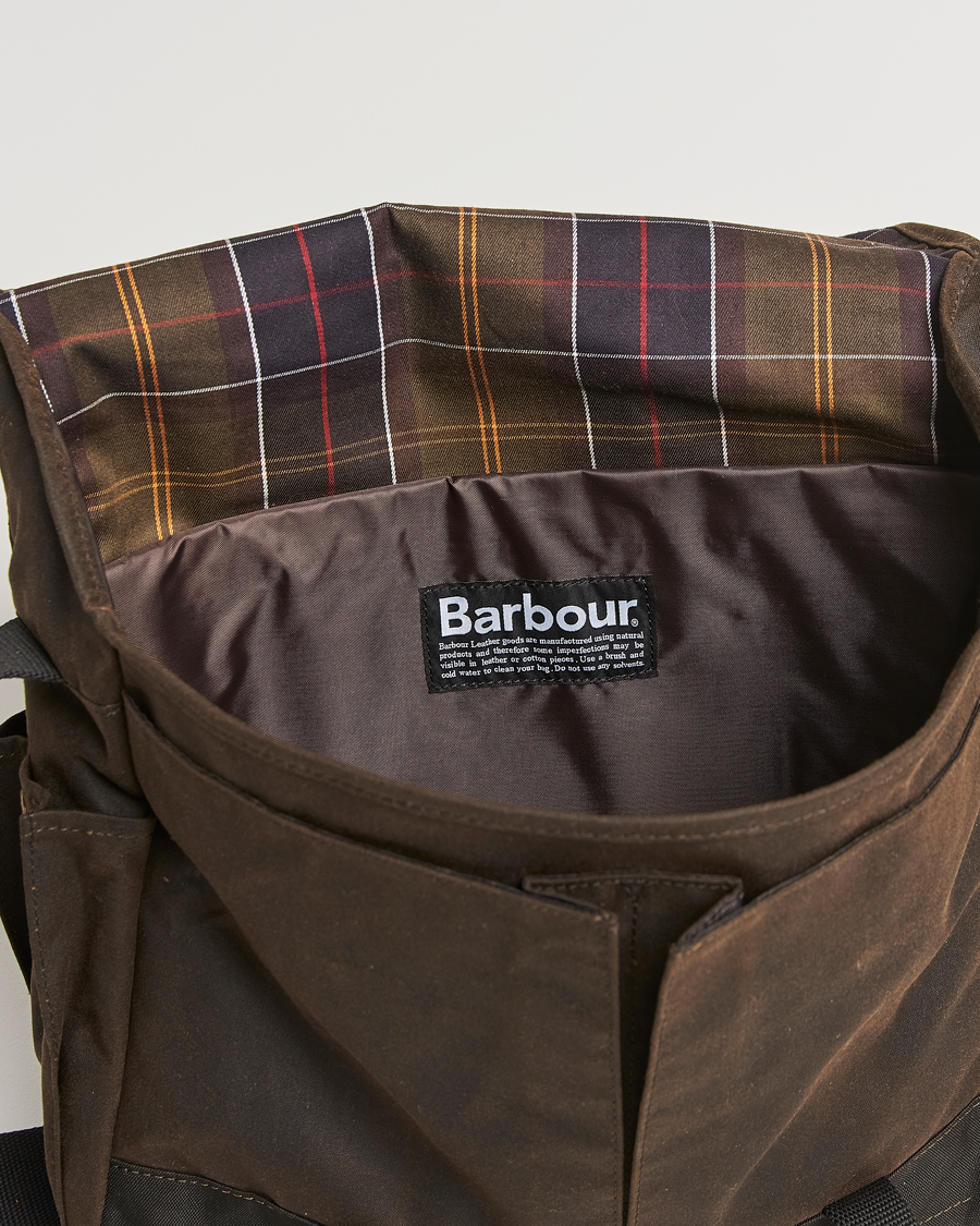 Mies | Barbour Lifestyle Essential Wax Messenger Bag Olive | Barbour Lifestyle | Essential Wax Messenger Bag Olive