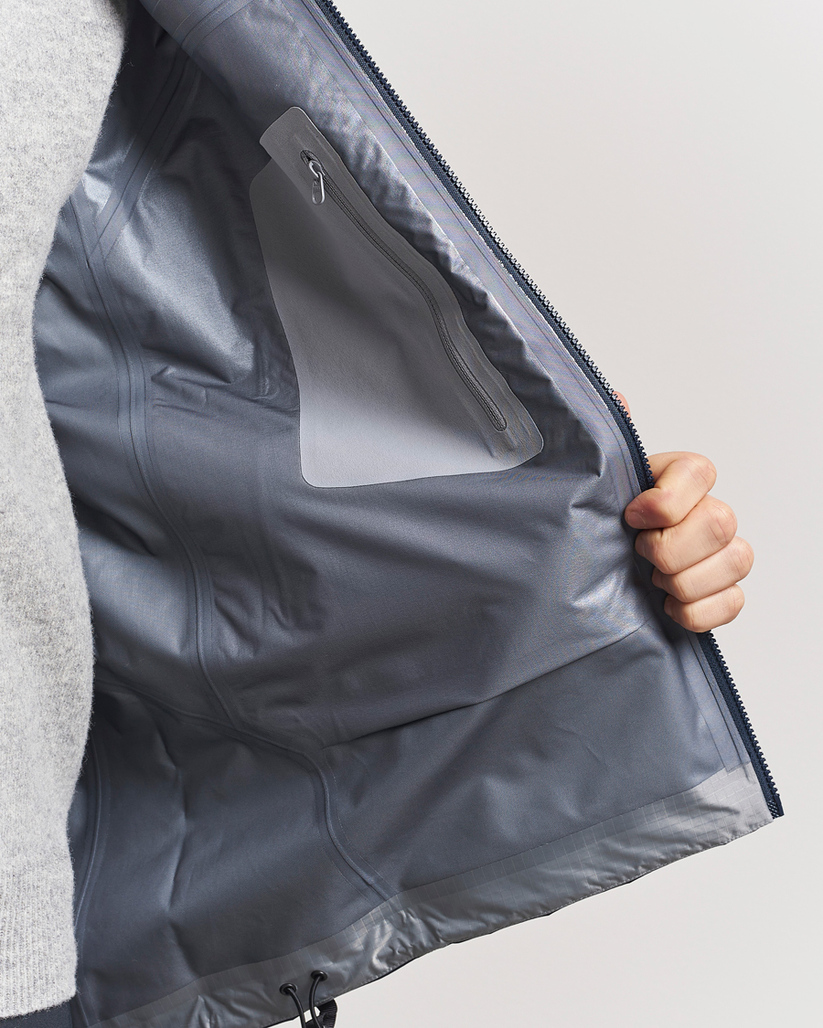Mies | Takit | Arc'teryx | Beta Gore-Tex Jacket Black Sapphire