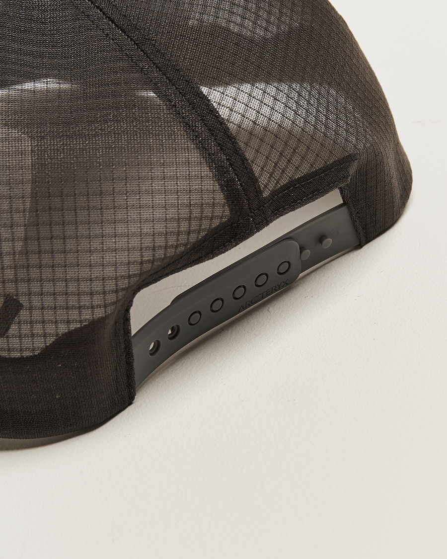 Mies | Arc'teryx Bird Trucker Cap Black/Cloud | Arc'teryx | Bird Trucker Cap Black/Cloud