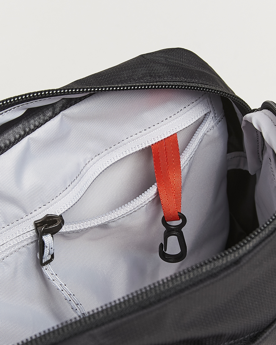 Mies | Arc'teryx Heliad Crossbody Bag Black | Arc'teryx | Heliad Crossbody Bag Black