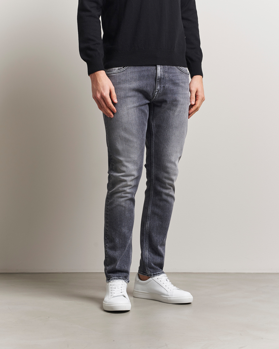 Mies | Farkut | Tiger of Sweden | Pistolero Stretch Cotton Jeans Washed Black