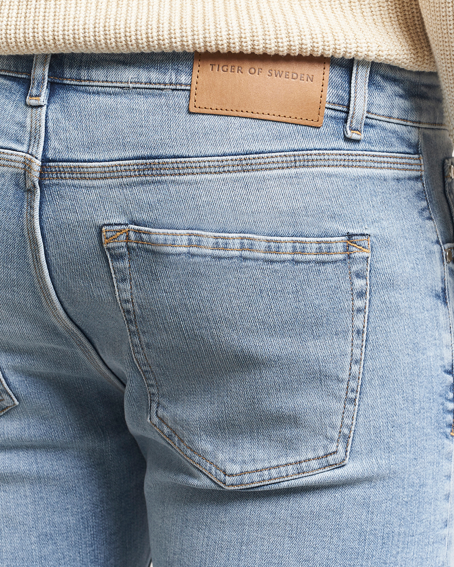 Mies | Farkut | Tiger of Sweden | Des Jeans Dust Blue