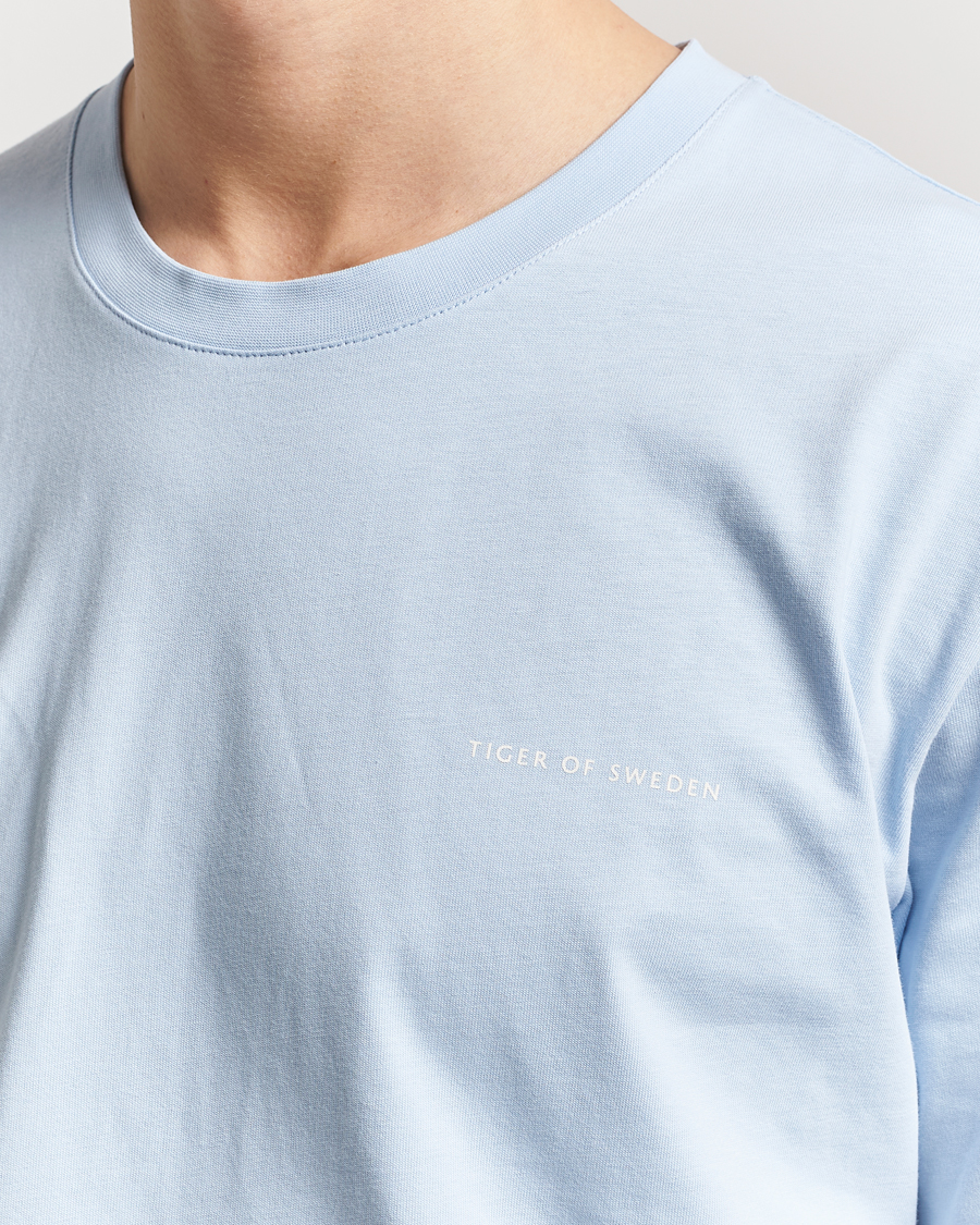 Mies | T-paidat | Tiger of Sweden | Pro Cotton Logo T-Shirt Light Blue