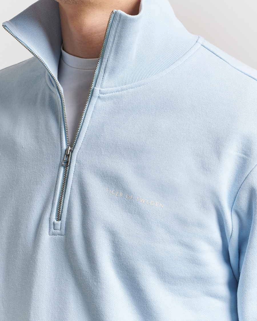 Mies | Puserot | Tiger of Sweden | Marlon Half Zip Sweatshirt Light Blue