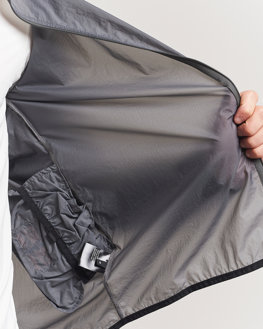 Mies | Takit | District Vision | Ultralight Water Repellent Jacket Charcoal