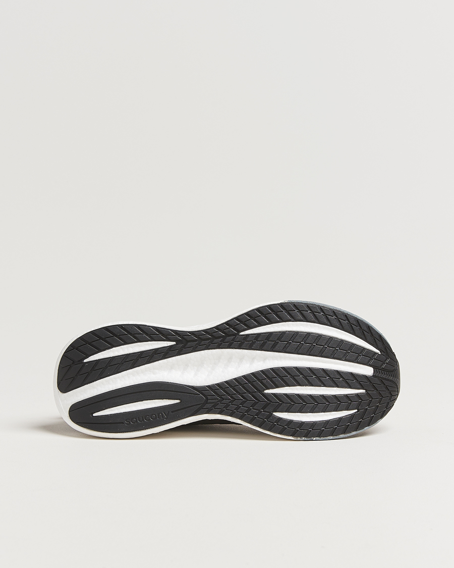 Mies | Saucony Triumph 22 Black/White | Saucony | Triumph 22 Black/White