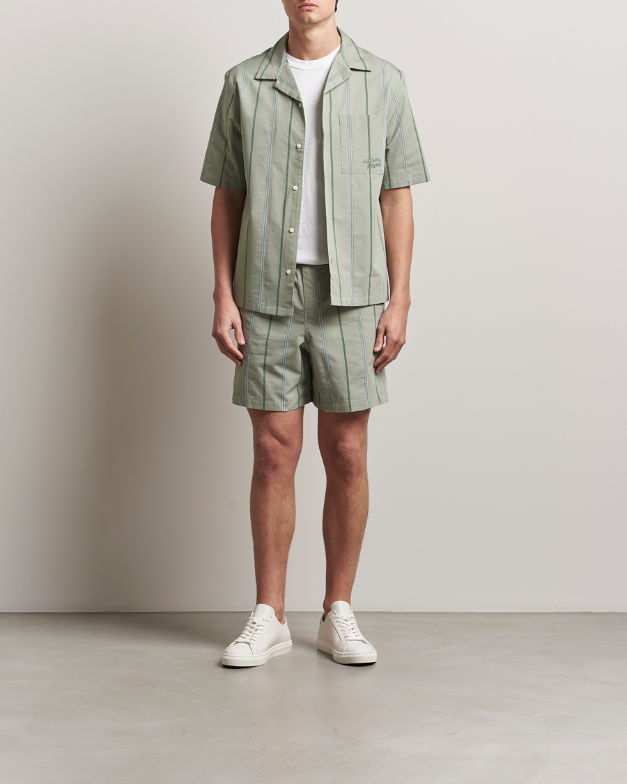 Mies | Shortsit | Maison Kitsuné | Resort Striped Drawstring Shorts Vert De Gris