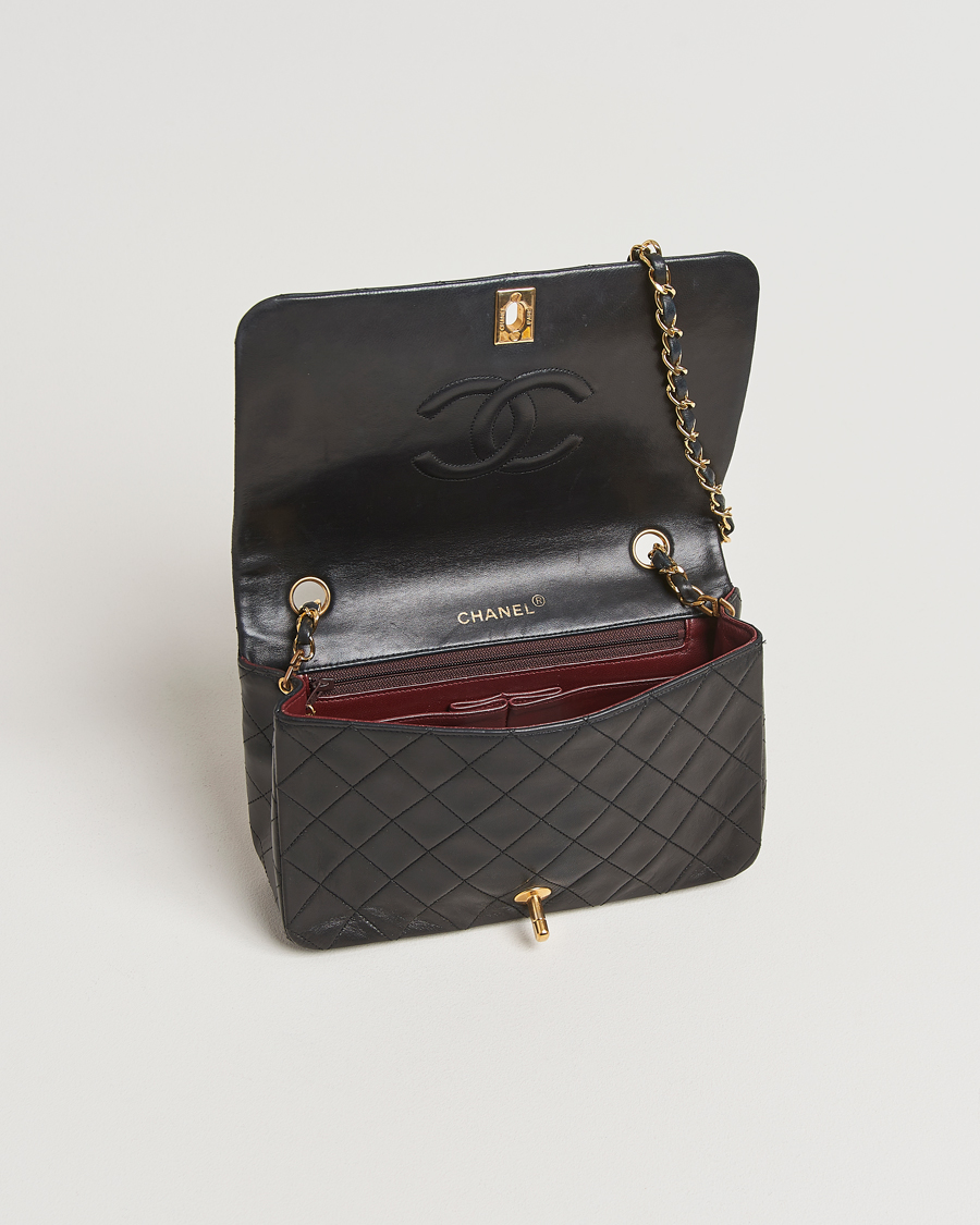 Mies | Chanel Pre-Owned Classic Single Flap Bag Lambskin Black | Chanel Pre-Owned | Classic Single Flap Bag Lambskin Black