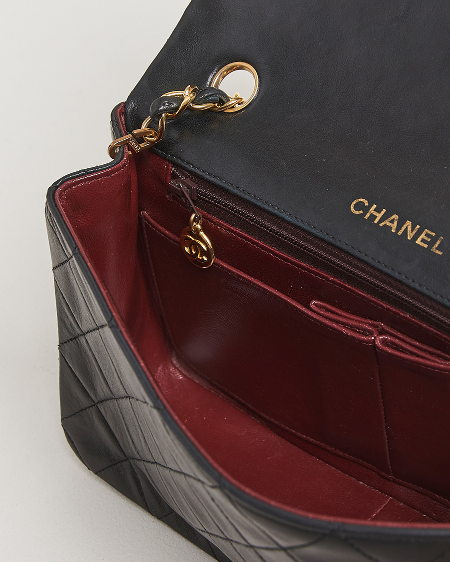 Mies | Chanel Pre-Owned Classic Single Flap Bag Lambskin Black | Chanel Pre-Owned | Classic Single Flap Bag Lambskin Black