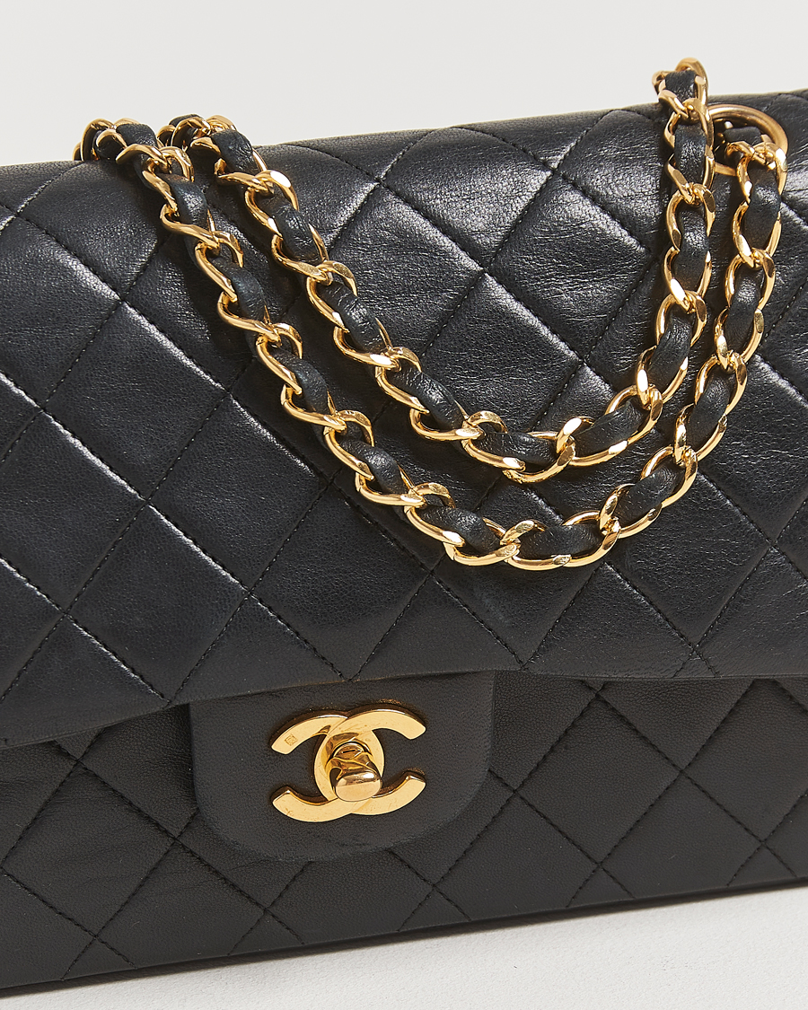 Mies | Chanel Pre-Owned Classic Medium Double Flap Bag Lambskin Black | Chanel Pre-Owned | Classic Medium Double Flap Bag Lambskin Black