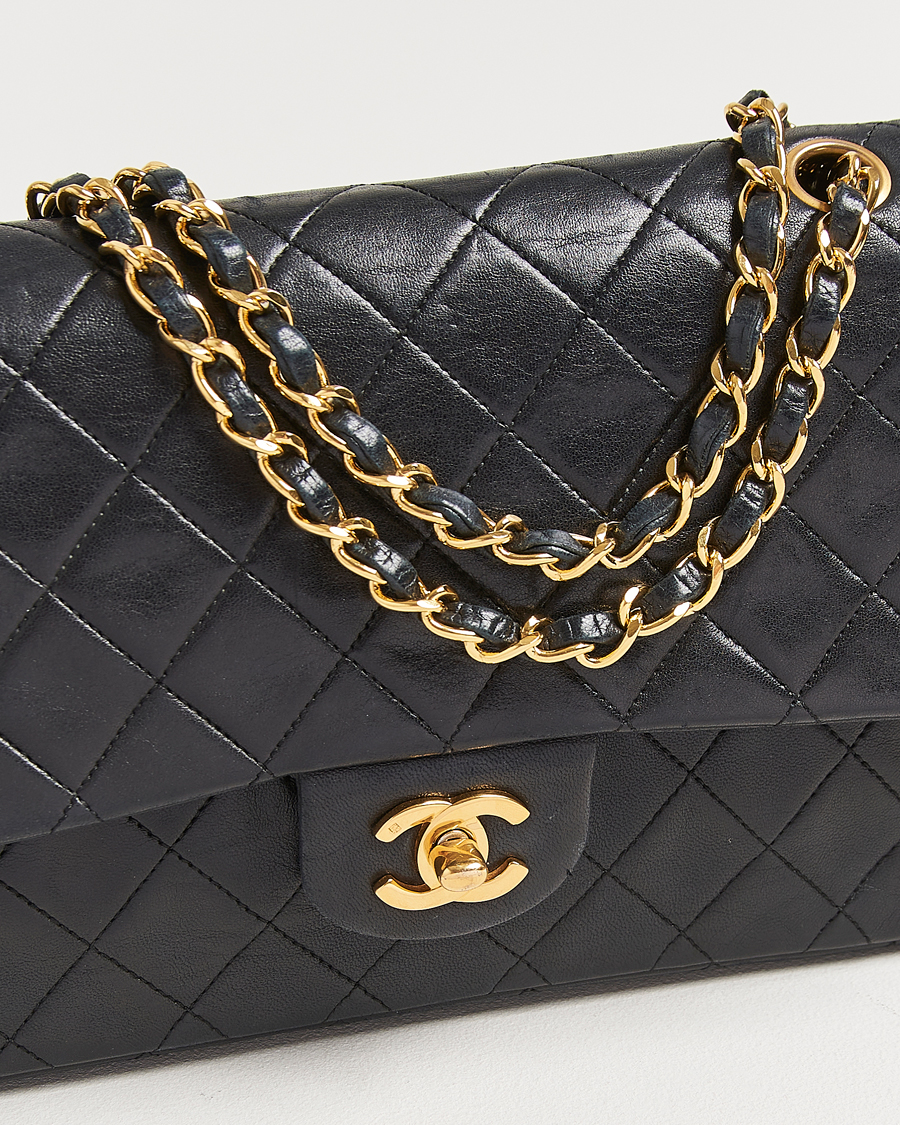 Mies | Chanel Pre-Owned Classic Medium Double Flap Bag Lambskin Black | Chanel Pre-Owned | Classic Medium Double Flap Bag Lambskin Black