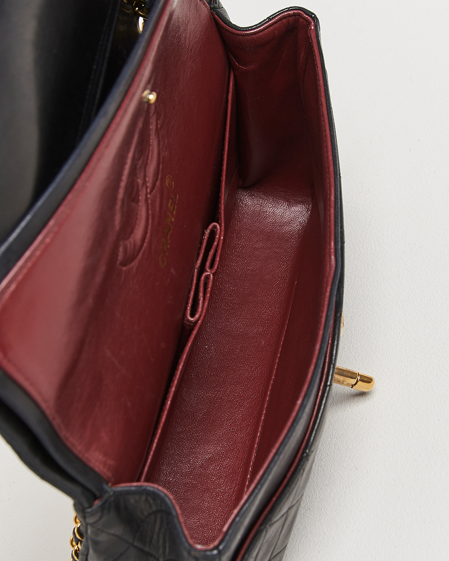 Mies | Chanel Pre-Owned Classic Medium Double Flap Bag Lambskin Black | Chanel Pre-Owned | Classic Medium Double Flap Bag Lambskin Black