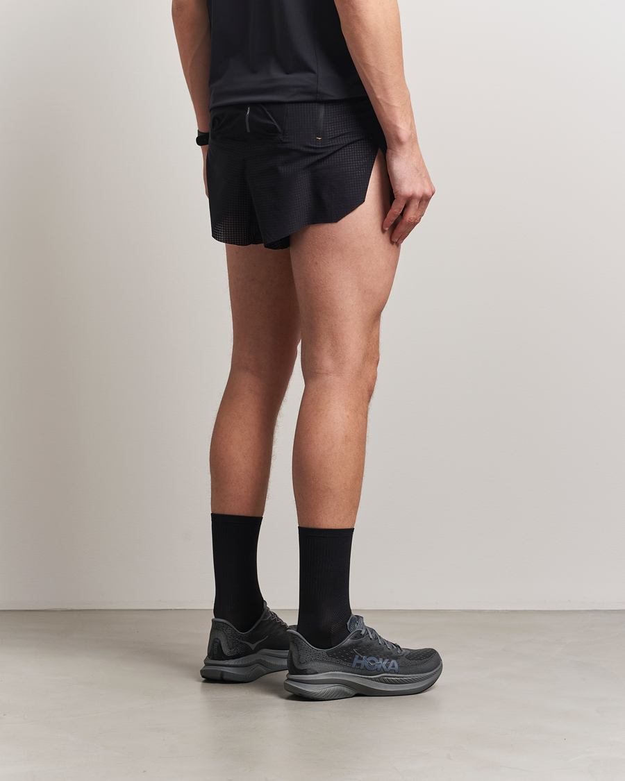Mies | Shortsit | SOAR Running | Marathon Short Black