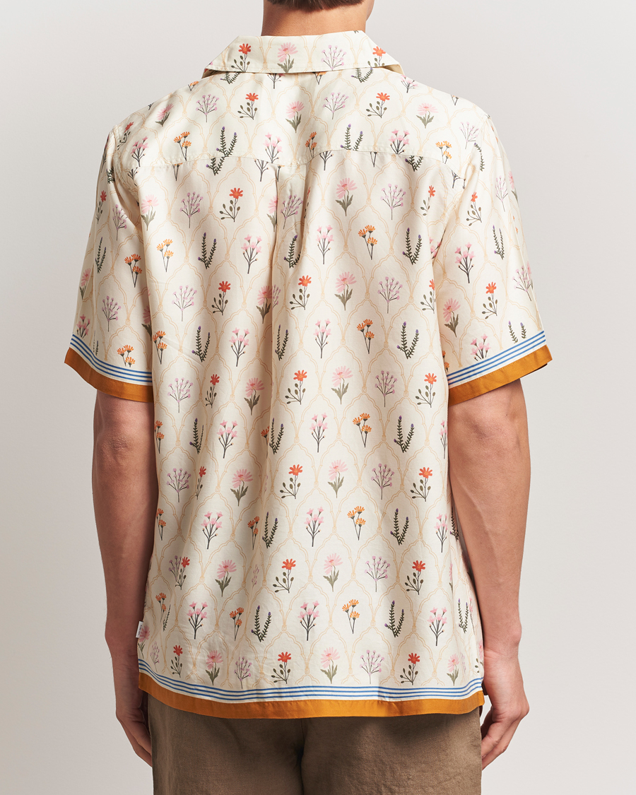 Mies | Kauluspaidat | LES DEUX | Lucas AOP Wild Flower Shirt Ivory
