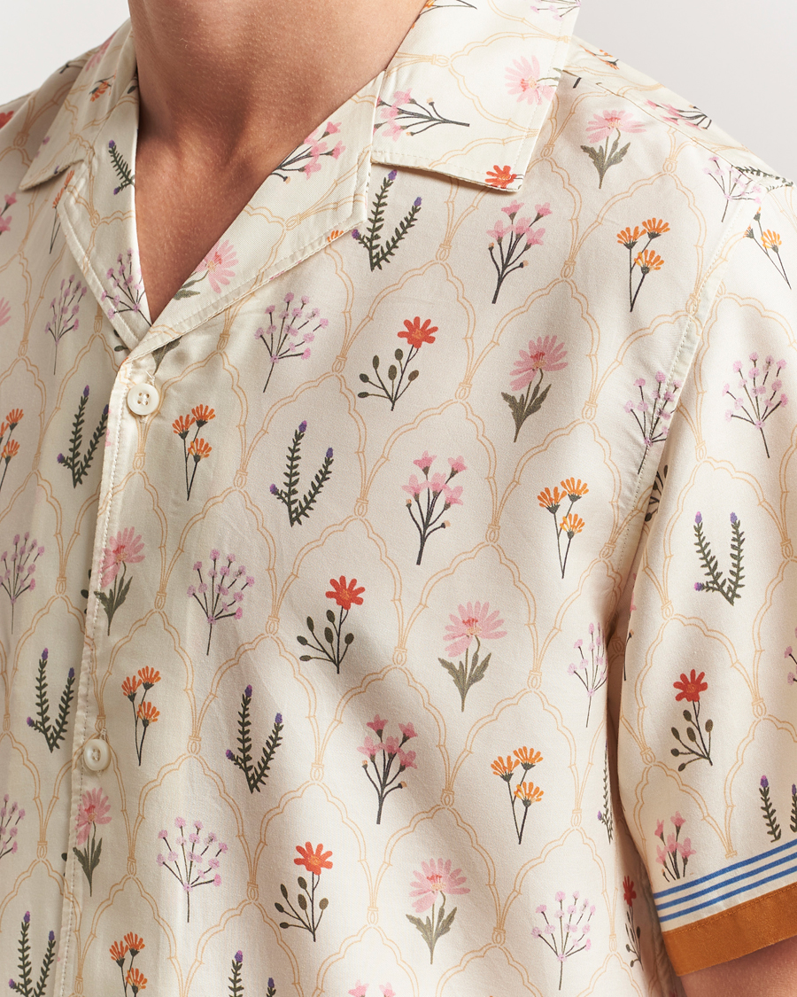 Mies | Kauluspaidat | LES DEUX | Lucas AOP Wild Flower Shirt Ivory