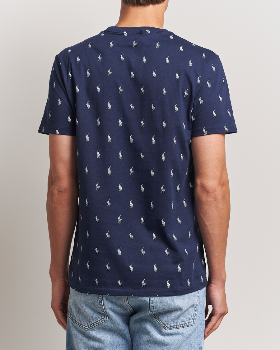Mies | Polo Ralph Lauren All over Player Sleeping Tee Cruise Navy | Polo Ralph Lauren | All over Player Sleeping Tee Cruise Navy