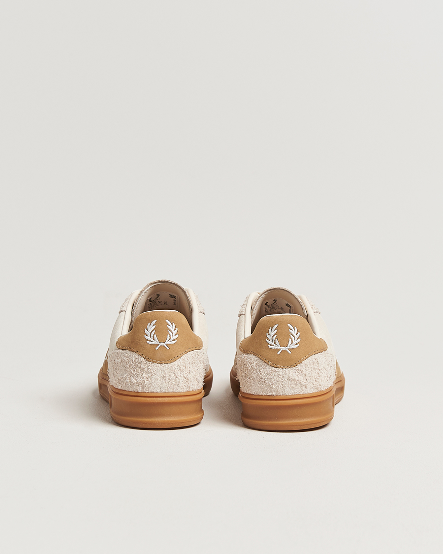 Mies | Tennarit | Fred Perry | B4 Suede Sneaker Ecru/Snow White