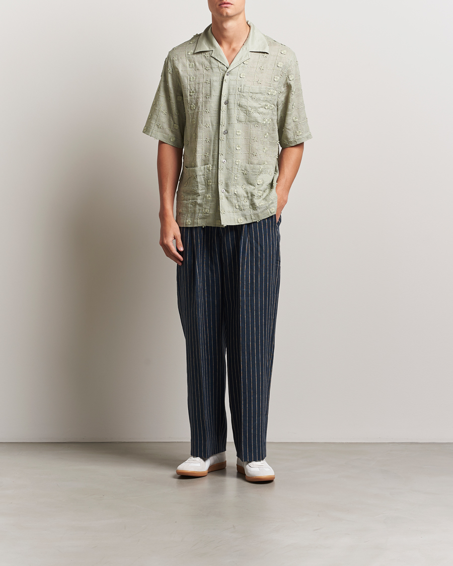 Mies | Kauluspaidat | NN07 | Ben Lyocell Fil-Coupé Embroidery Anglaise Shirt Sage Green