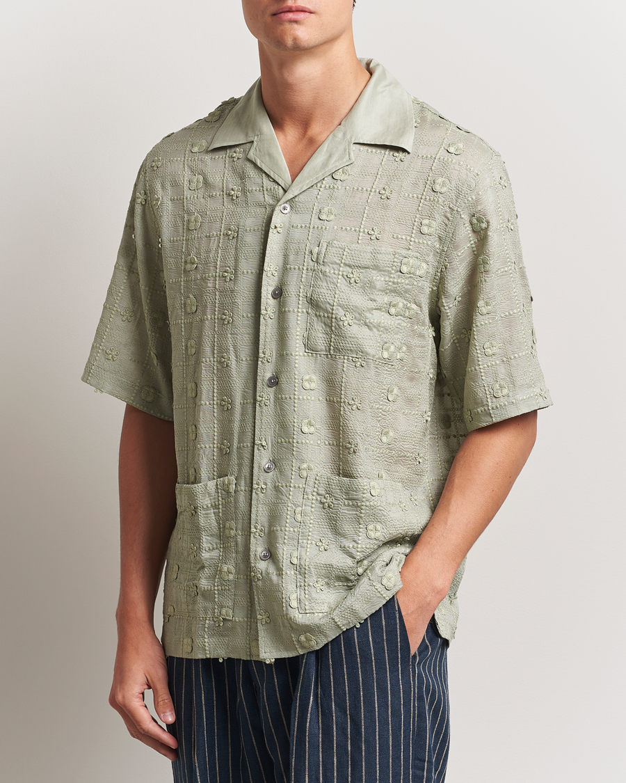 Mies | Kauluspaidat | NN07 | Ben Lyocell Fil-Coupé Embroidery Anglaise Shirt Sage Green