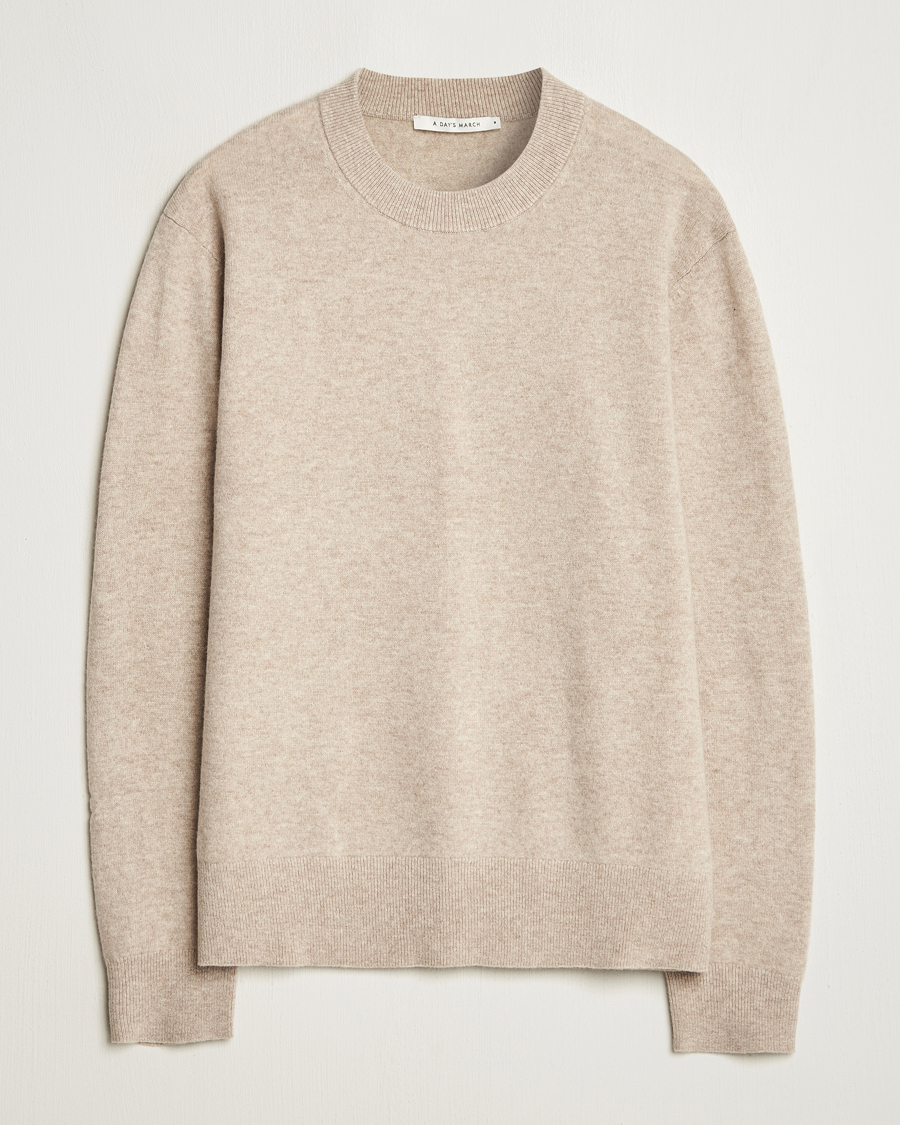 Mies | Puserot | A Day's March | Marlow Cashmere Blend Sweater Sand