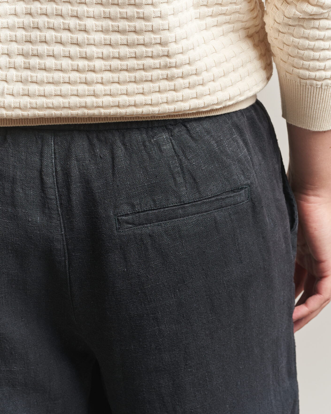 Mies | Housut | A Day's March | Tamiat Linen Drawstring Trousers Black
