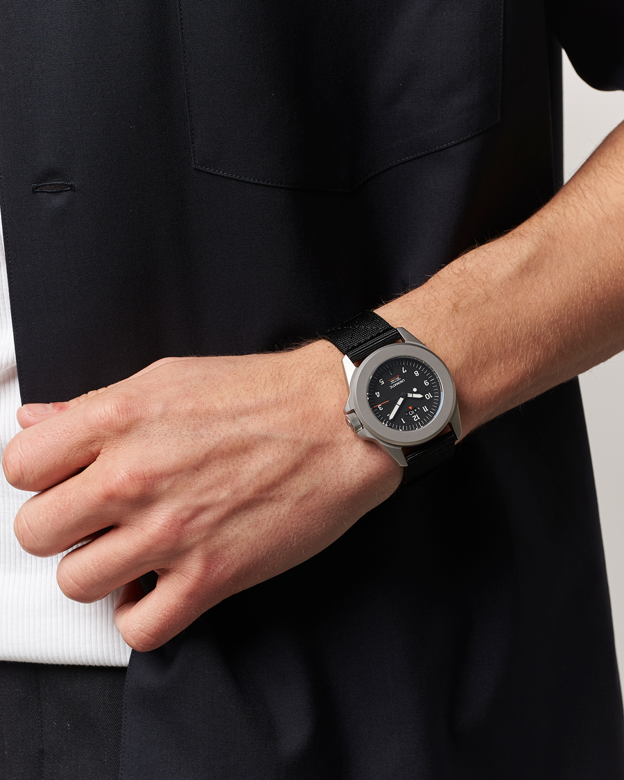 Mies | UNIMATIC UT4 GMT Toolwatch Black | UNIMATIC | UT4 GMT Toolwatch Black