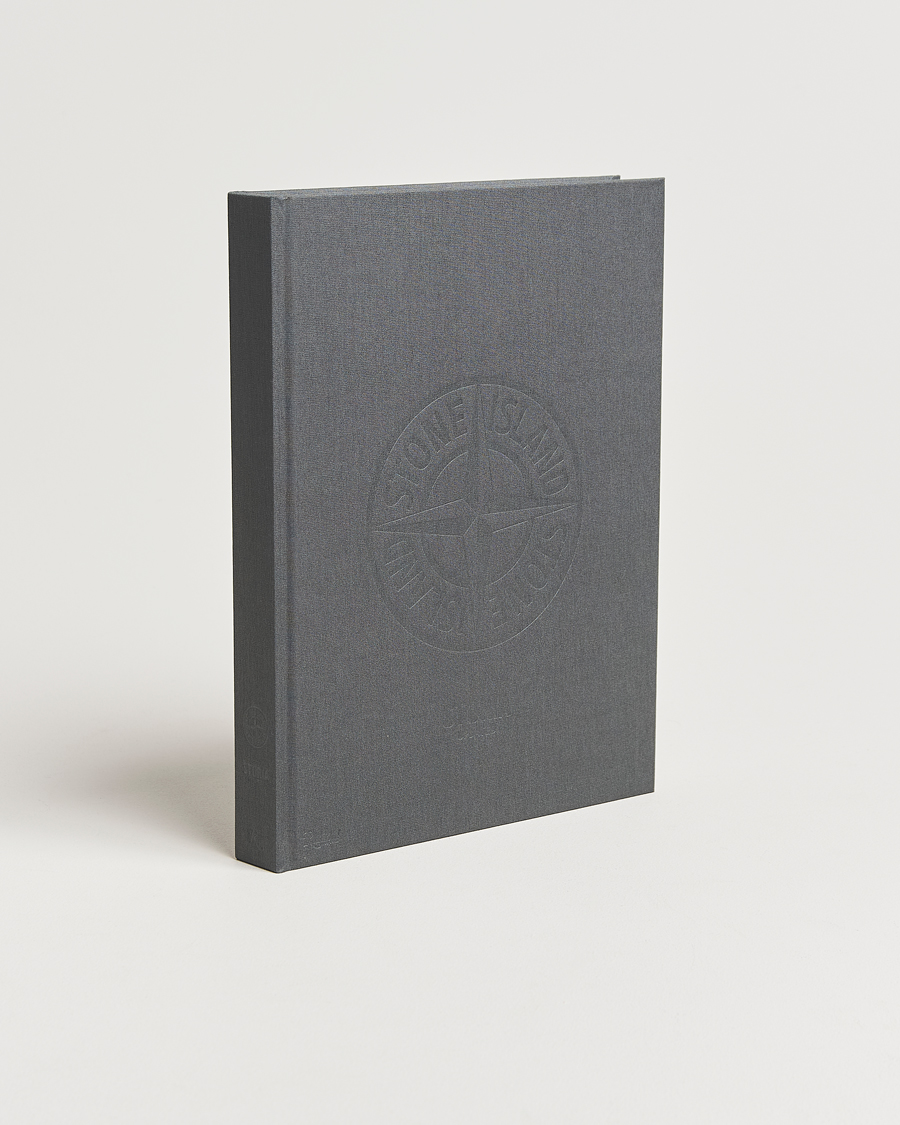 Mies | Kirjat | New Mags | Stone Island Book