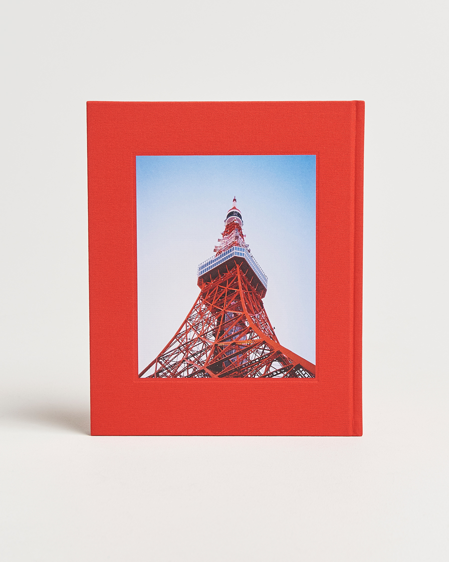Mies | Kirjat | New Mags | Type 7 Guide to Tokyo
