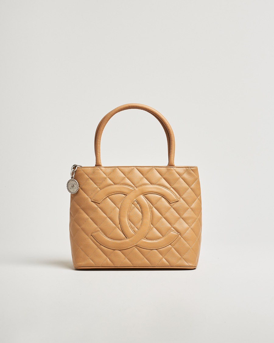 Mies | Chanel Pre-Owned Medallion Tote Quilted Caviar Beige | Chanel Pre-Owned | Medallion Tote Quilted Caviar Beige