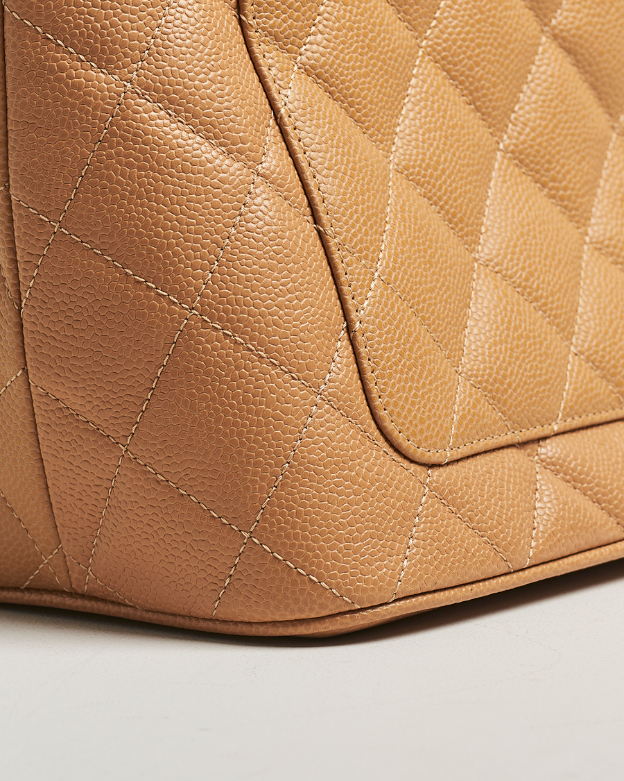Mies | Chanel Pre-Owned Medallion Tote Quilted Caviar Beige | Chanel Pre-Owned | Medallion Tote Quilted Caviar Beige