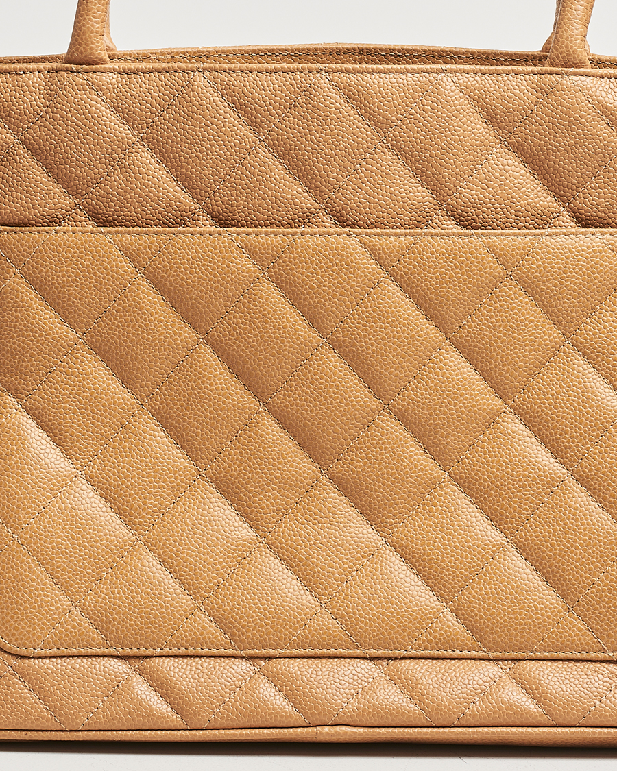 Mies | Chanel Pre-Owned Medallion Tote Quilted Caviar Beige | Chanel Pre-Owned | Medallion Tote Quilted Caviar Beige