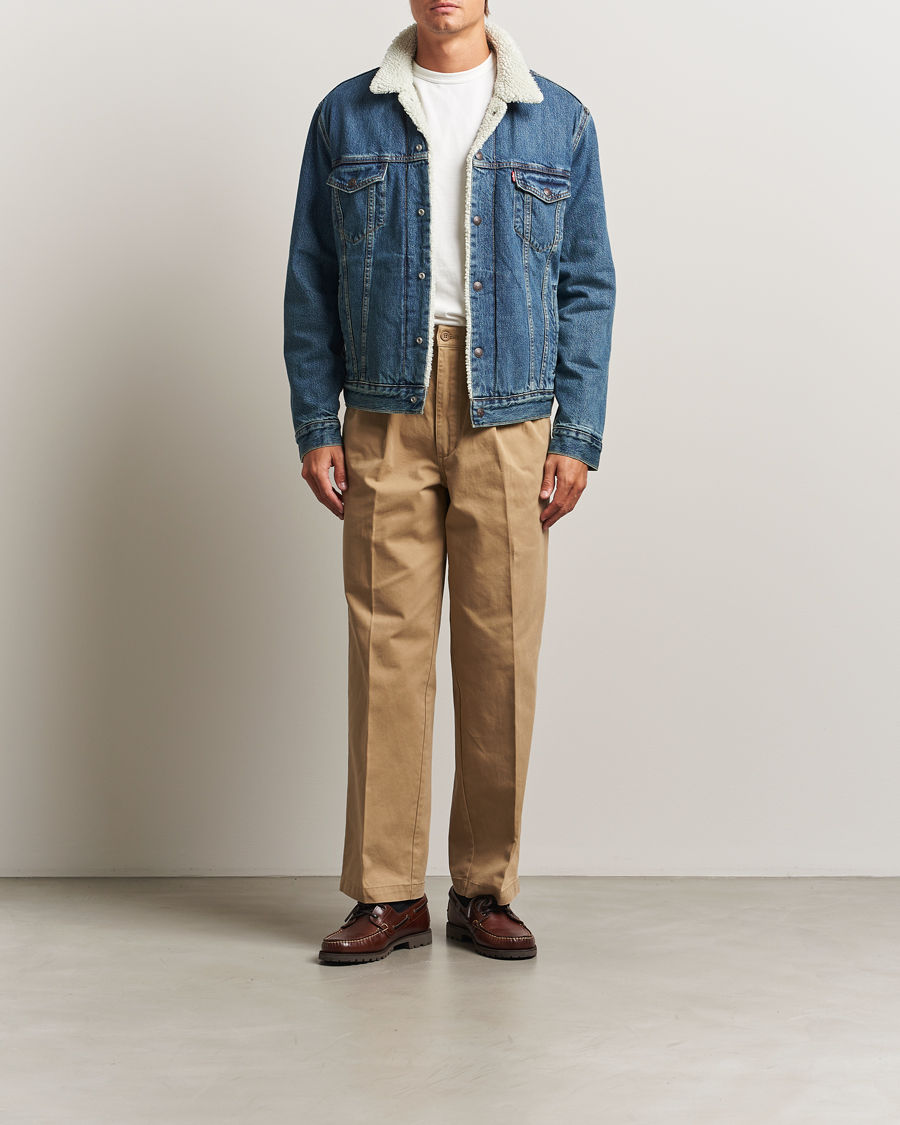 Mies | Takit | Levi's | Type 3 Sherpa Trucker In The Morning