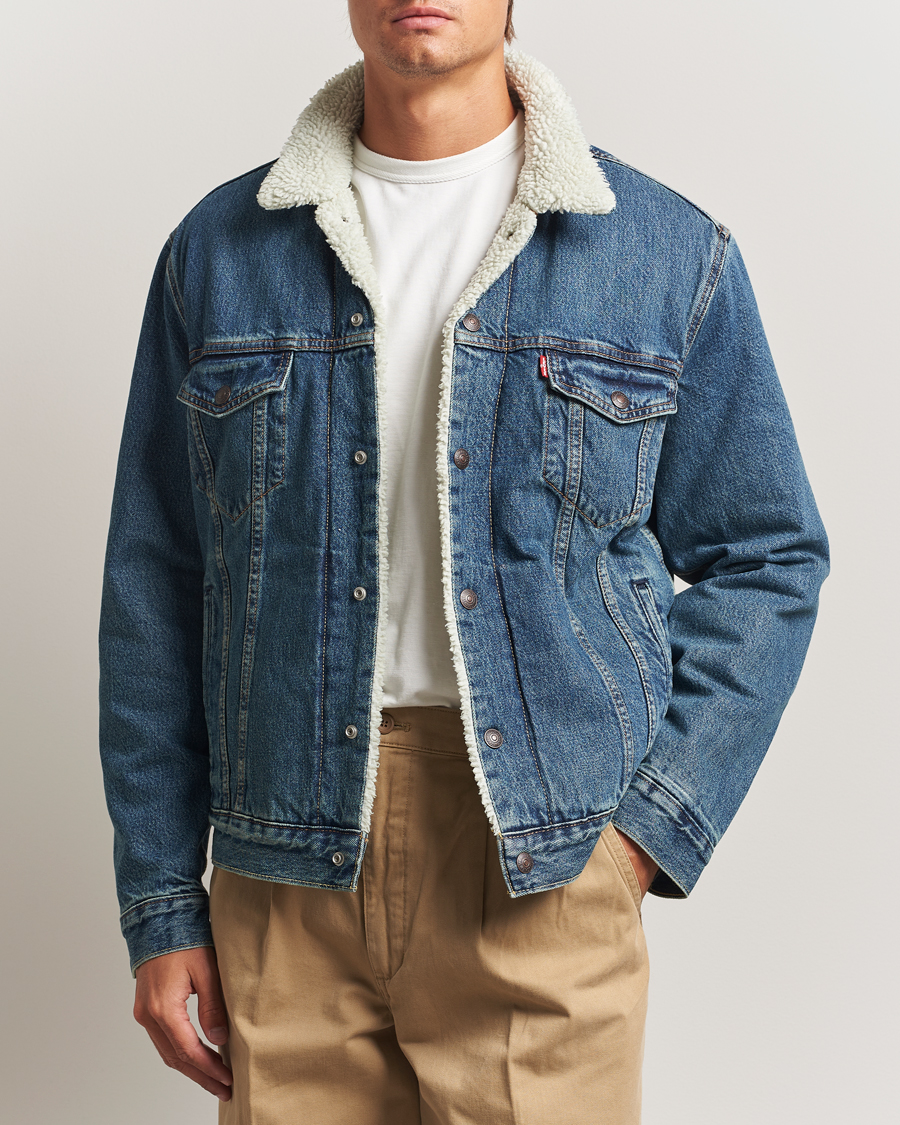 Mies | Takit | Levi's | Type 3 Sherpa Trucker In The Morning