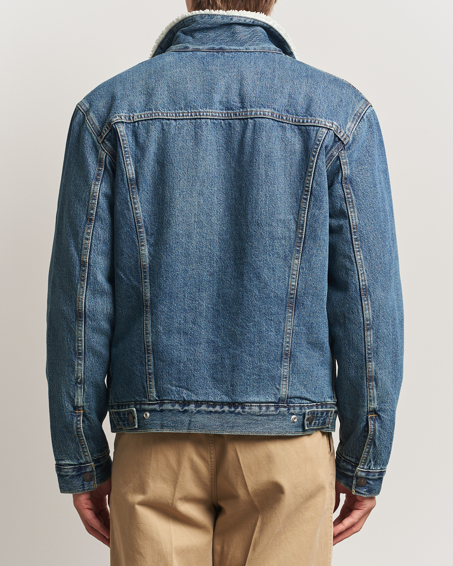 Mies | Takit | Levi's | Type 3 Sherpa Trucker In The Morning