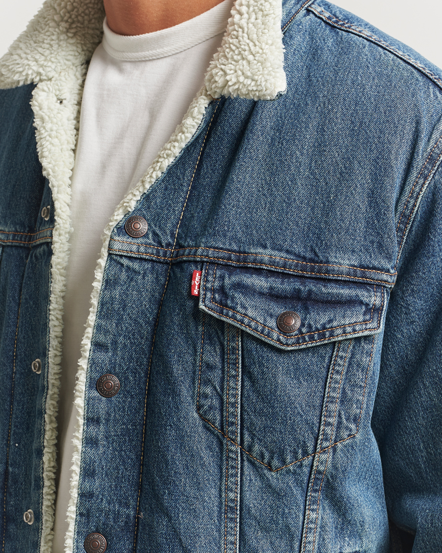Mies | Takit | Levi's | Type 3 Sherpa Trucker In The Morning