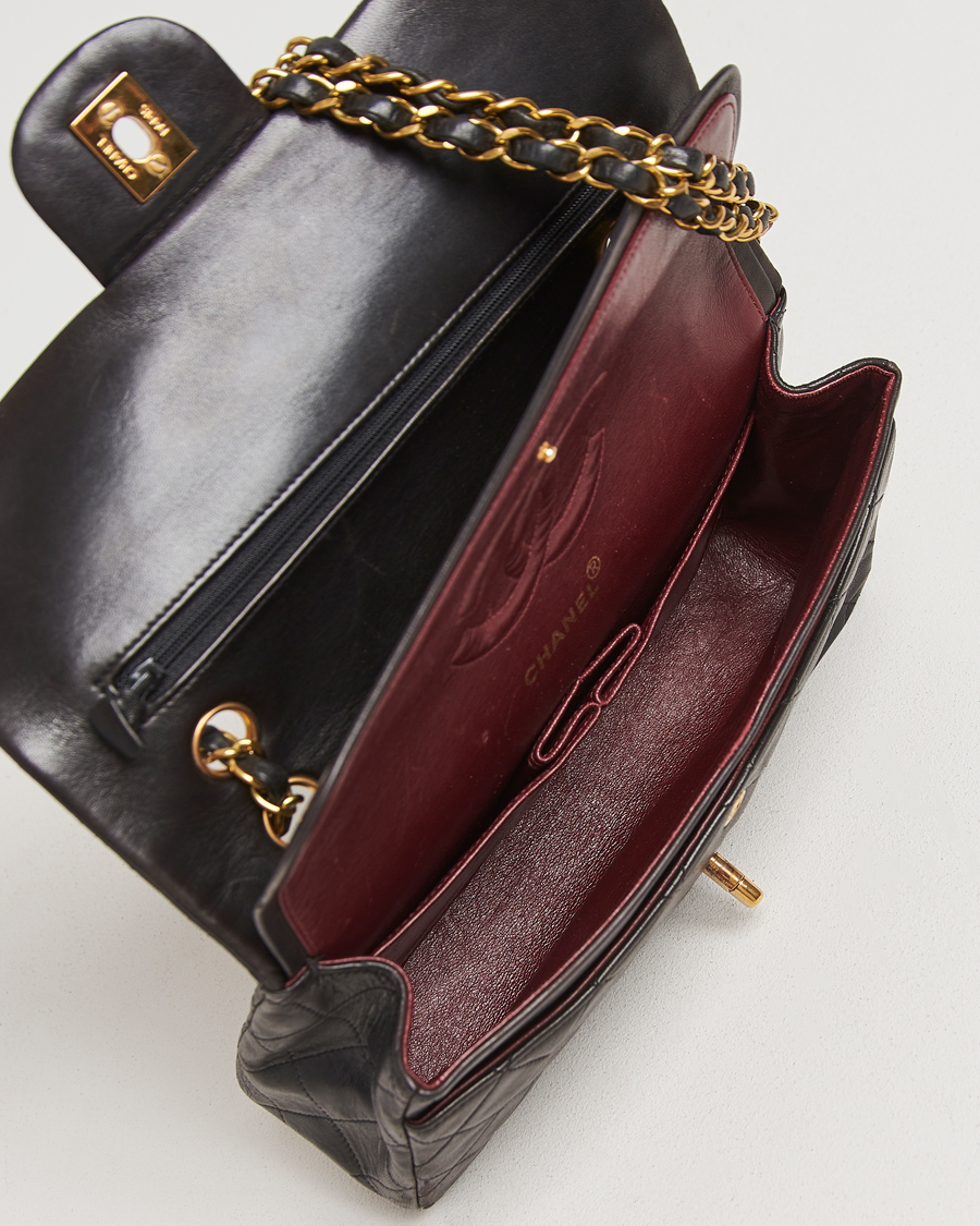 Mies | Chanel Pre-Owned Classic Double Flap Medium Lambskin Black | Chanel Pre-Owned | Classic Double Flap Medium Lambskin Black