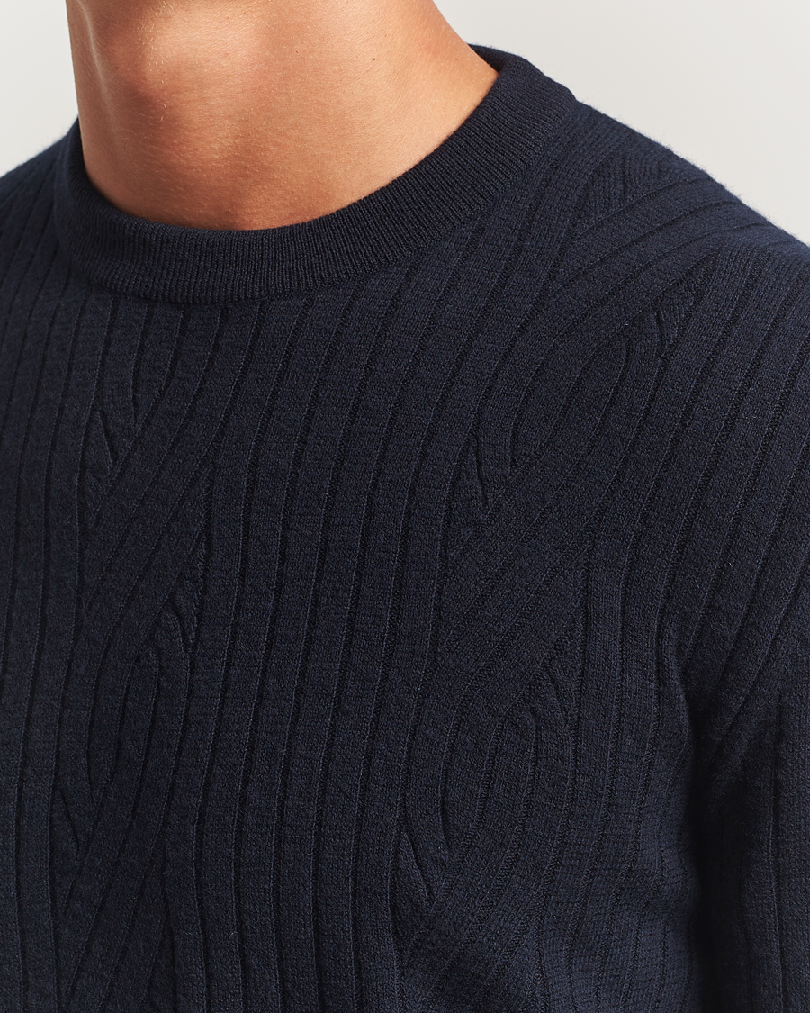Mies | Puserot | Brioni | Cashmere Blend Cable Crew Neck Navy