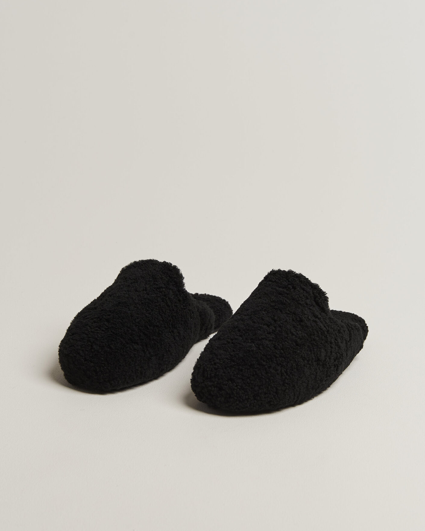 Mies | Sandaalit ja tohvelit | Tekla | Lambswool Shearling Slippers Black