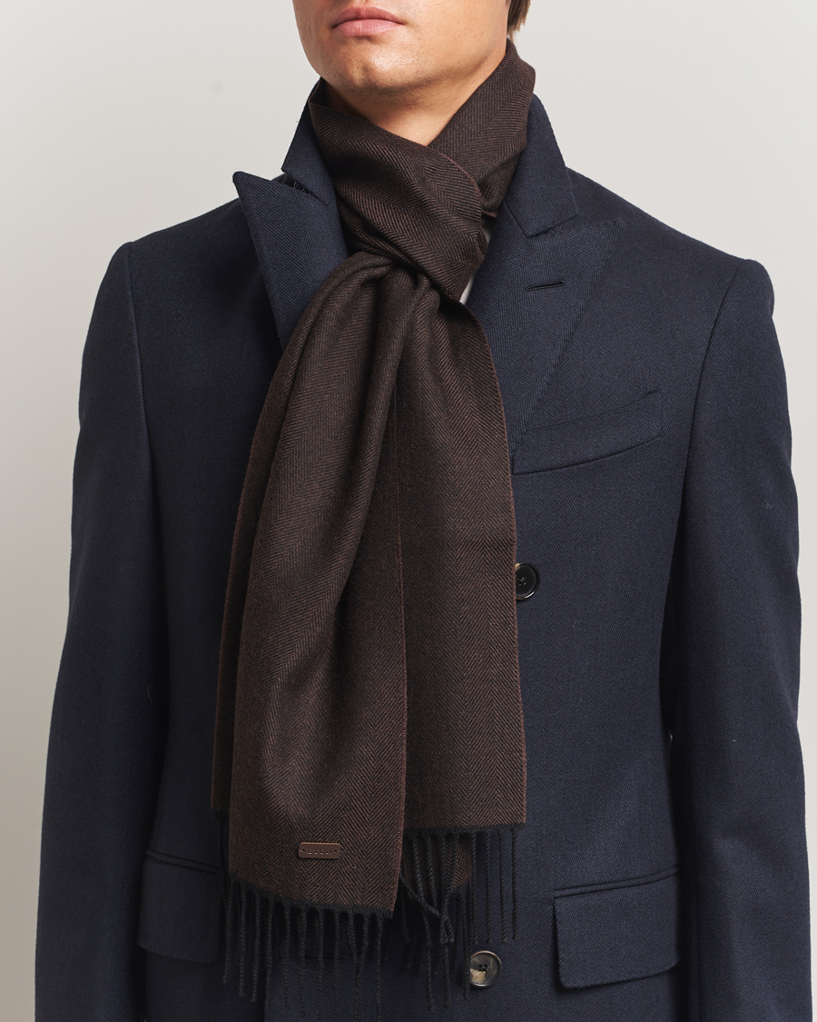 Mies | Eton Merino Wool Herringbone Scarf Dark Brown | Eton | Merino Wool Herringbone Scarf Dark Brown