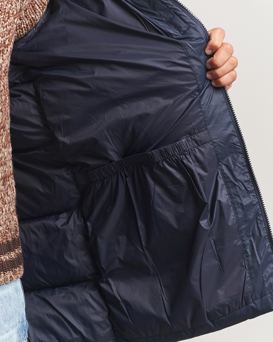 Mies | Takit | GANT | The Active Cloud Mid Length Jacket Evening Blue