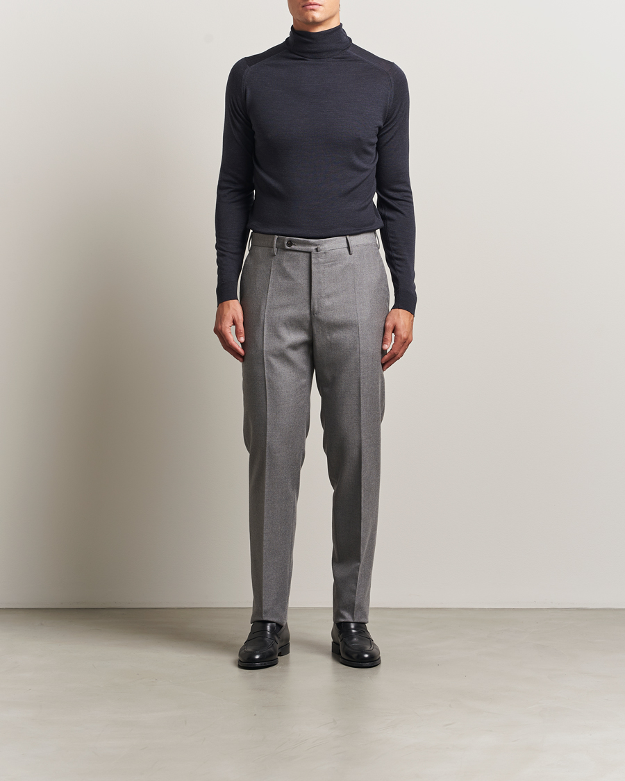 Mies | Puserot | John Smedley | Cherwell Extra Fine Merino Rollneck Hepburn Smoke