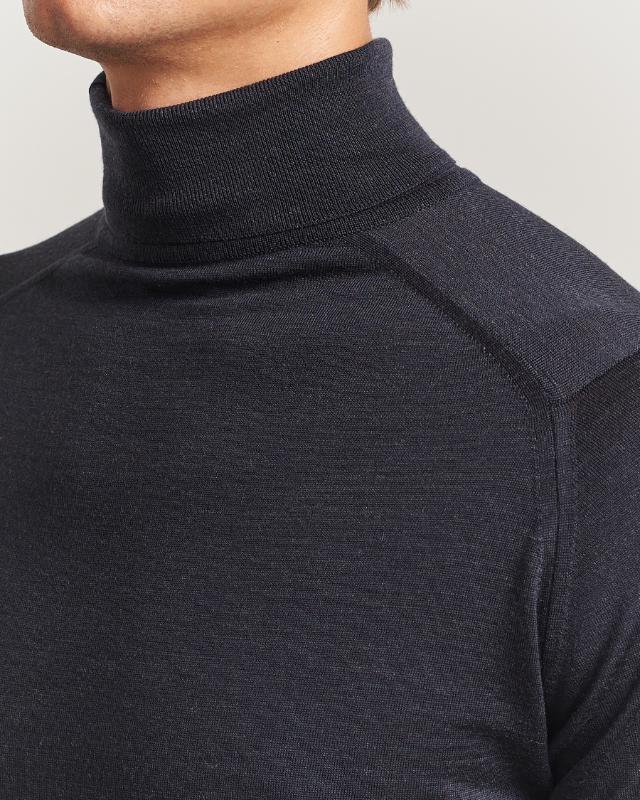 Mies | Puserot | John Smedley | Cherwell Extra Fine Merino Rollneck Hepburn Smoke