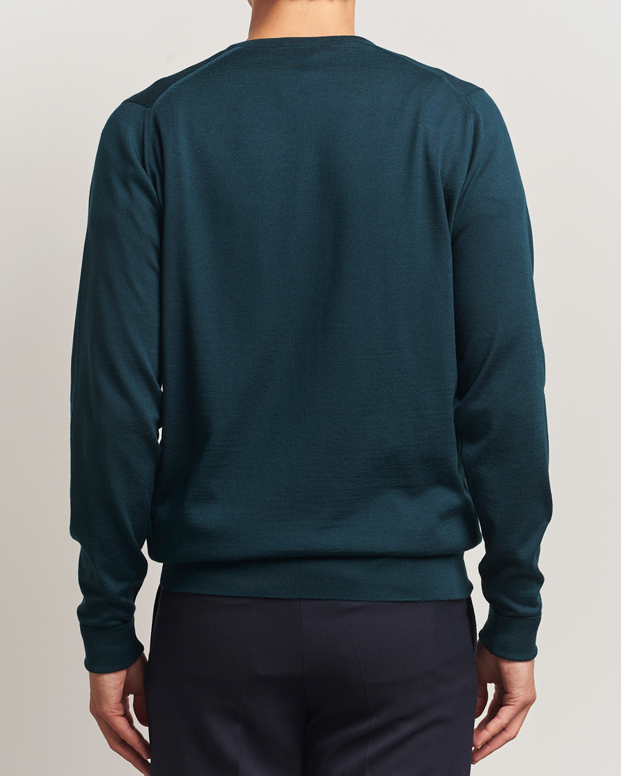 Mies | Puserot | John Smedley | Bobby Extra Fine Merino V-Neck Pullover Richardson Green