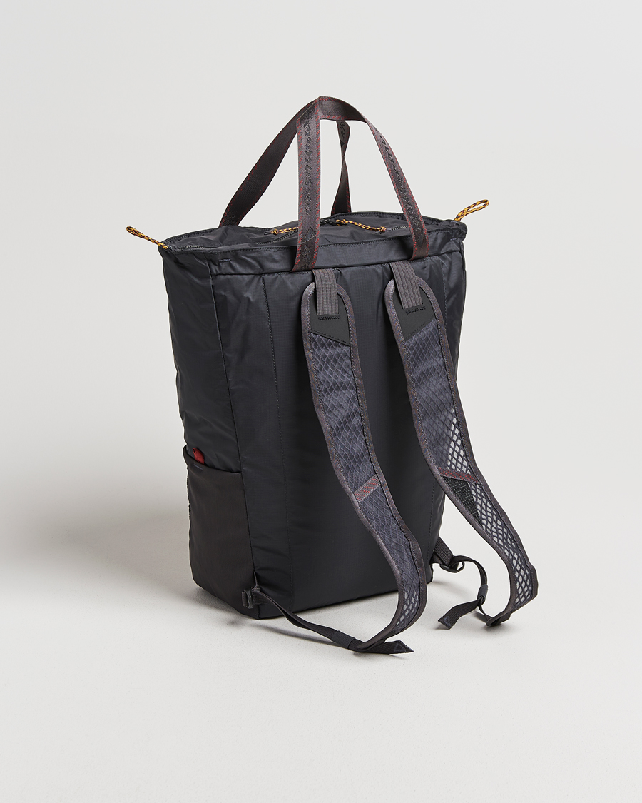 Mies | Laukut | Klättermusen | Gand Bag 23L Raven