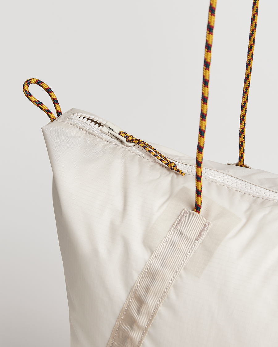 Mies | Laukut | Klättermusen | Gebo 23L Lightweight Totebag Putty Grey