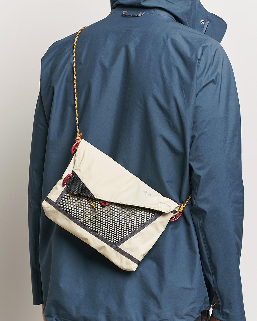 Mies | Laukut | Klättermusen | Hrid WP 3L Accessory Bag Clay