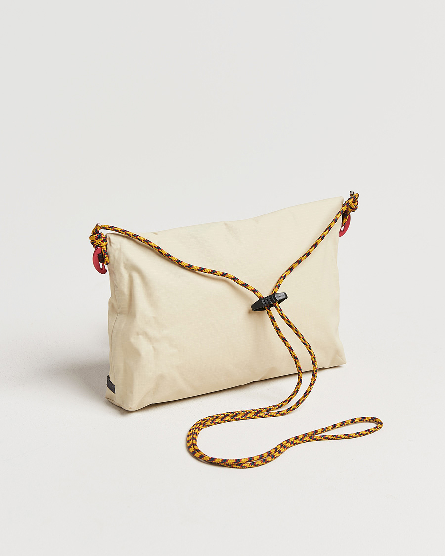 Mies | Laukut | Klättermusen | Hrid WP 3L Accessory Bag Clay