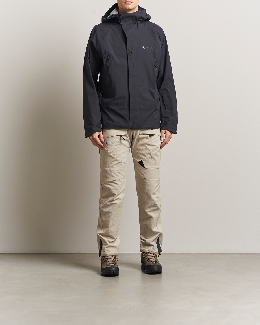 Mies | Takit | Klättermusen | Svalinn Hood Jacket Black