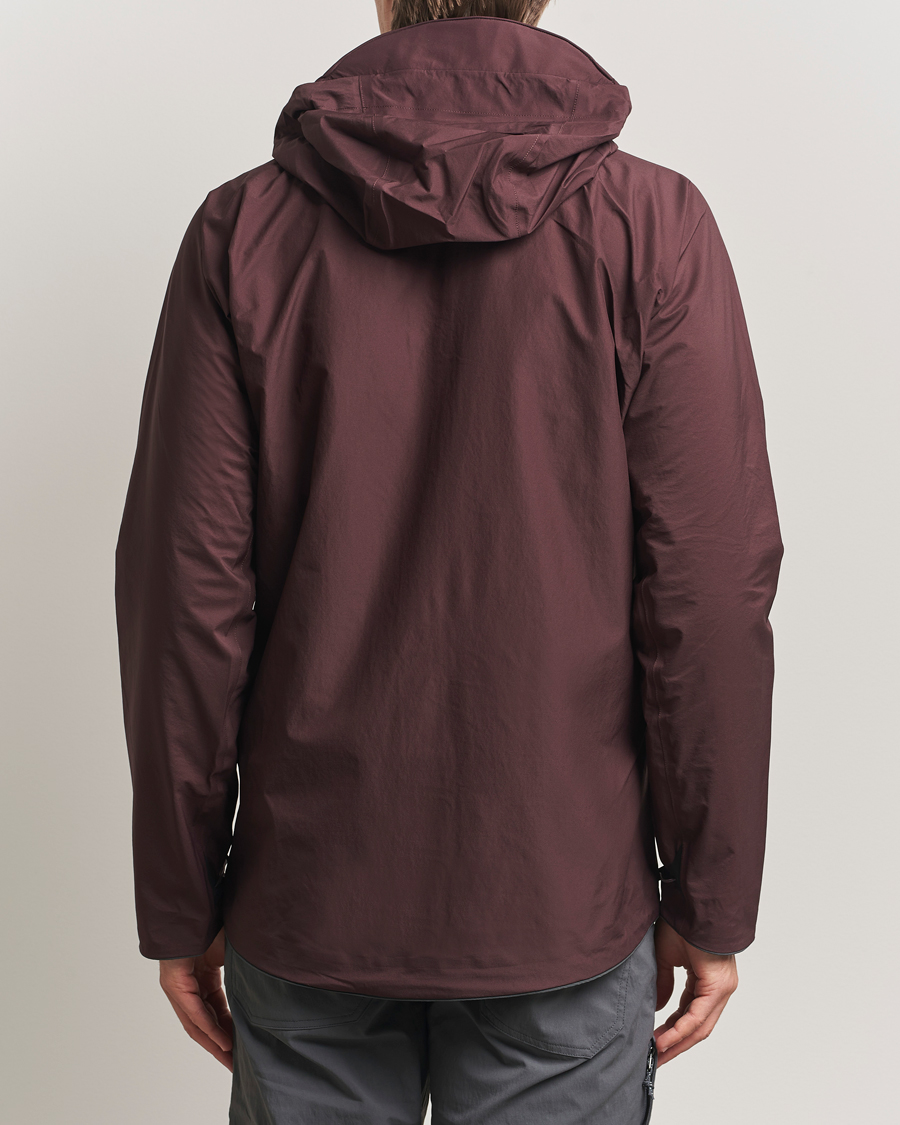 Mies | Takit | Klättermusen | Asynja Lightweight Waterproof Jacket Amanth Red