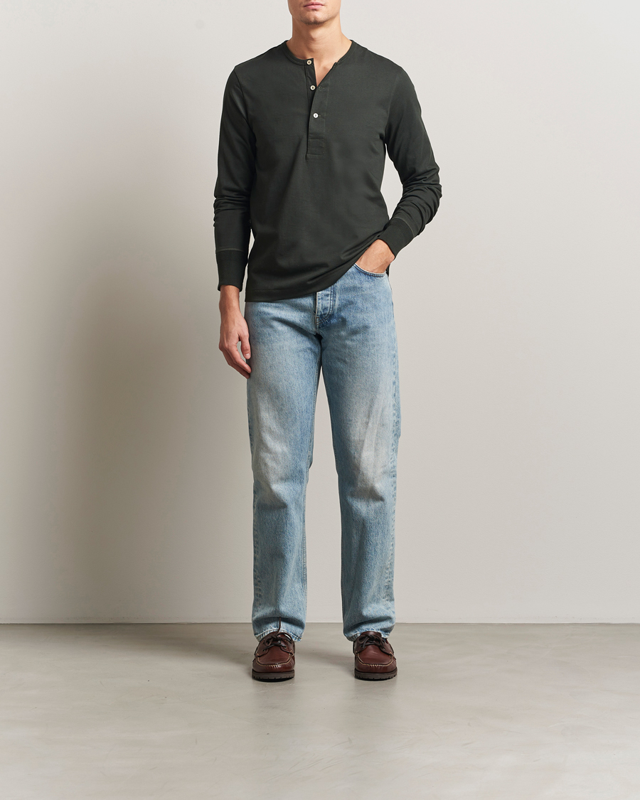 Mies | Puserot | Merz b. Schwanen | Classic Fit Sturdy Organic Cotton Henley Forest Green